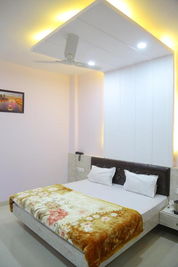 Hotel Golden Dreams Amritsar Exterior photo