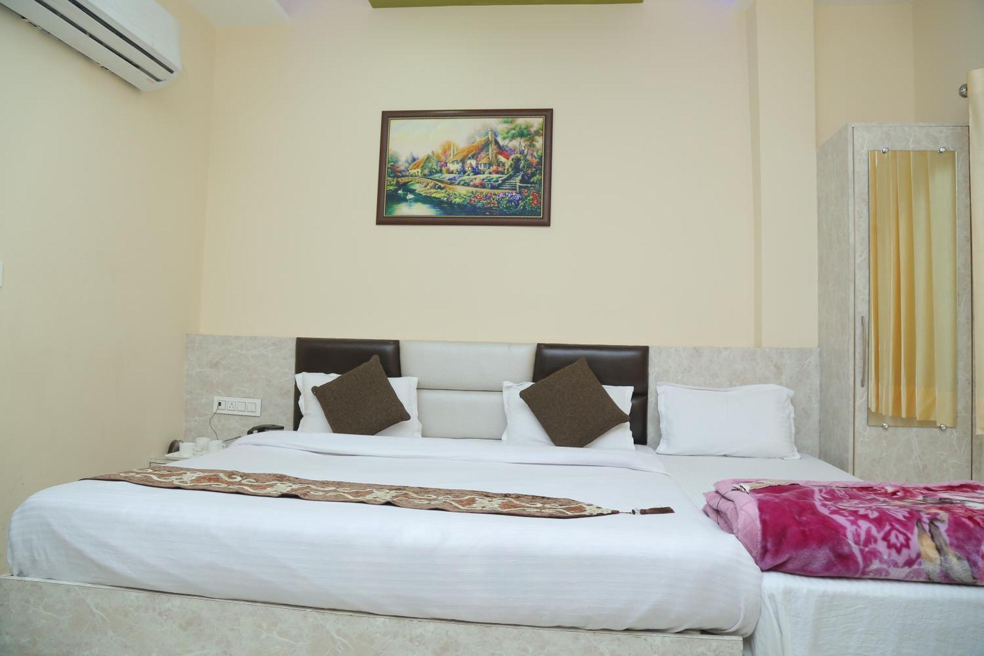 Hotel Golden Dreams Amritsar Exterior photo