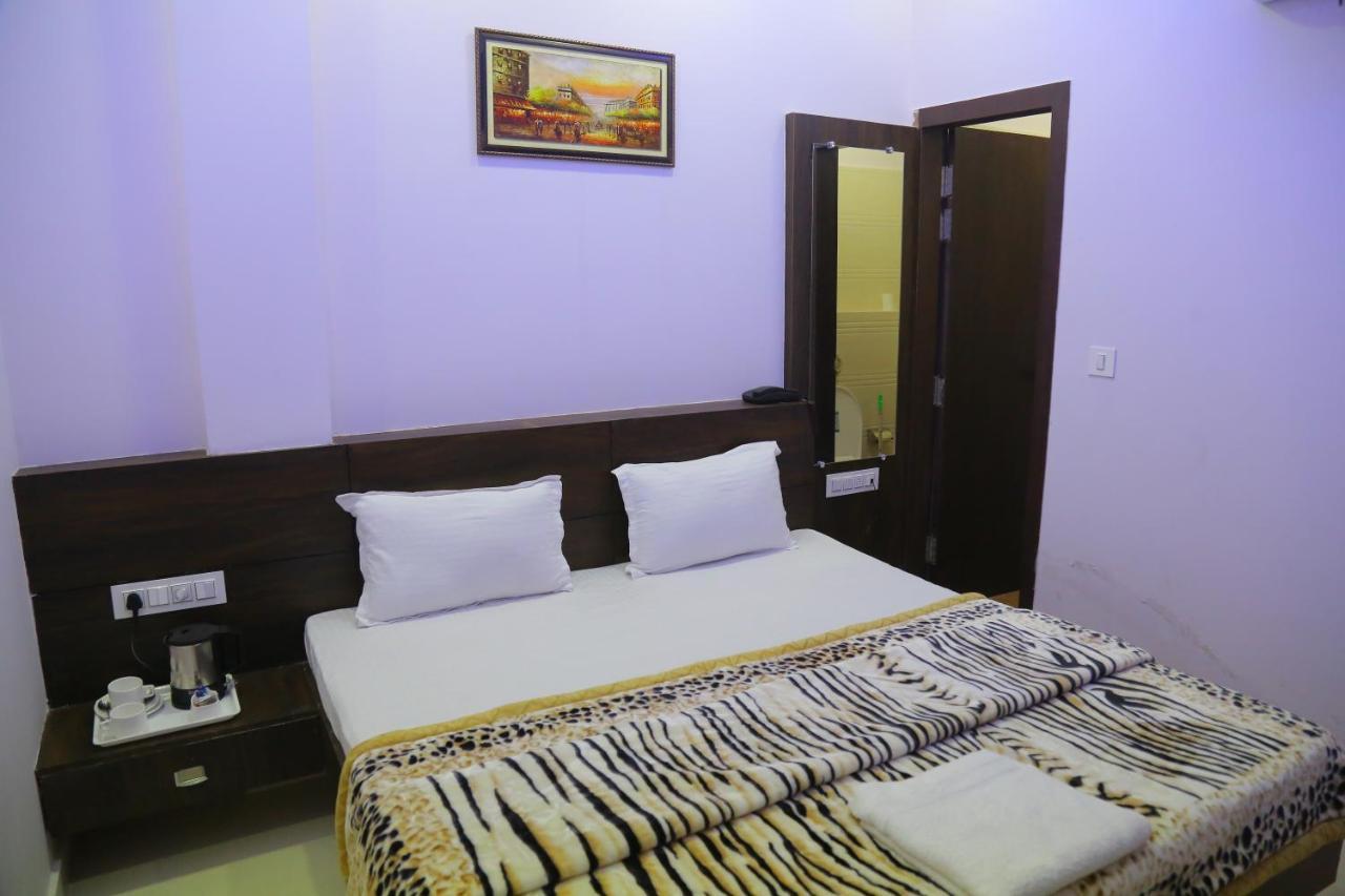 Hotel Golden Dreams Amritsar Exterior photo