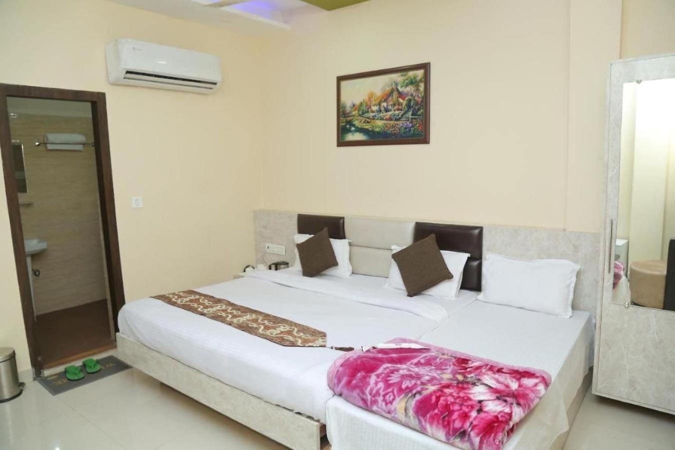 Hotel Golden Dreams Amritsar Exterior photo