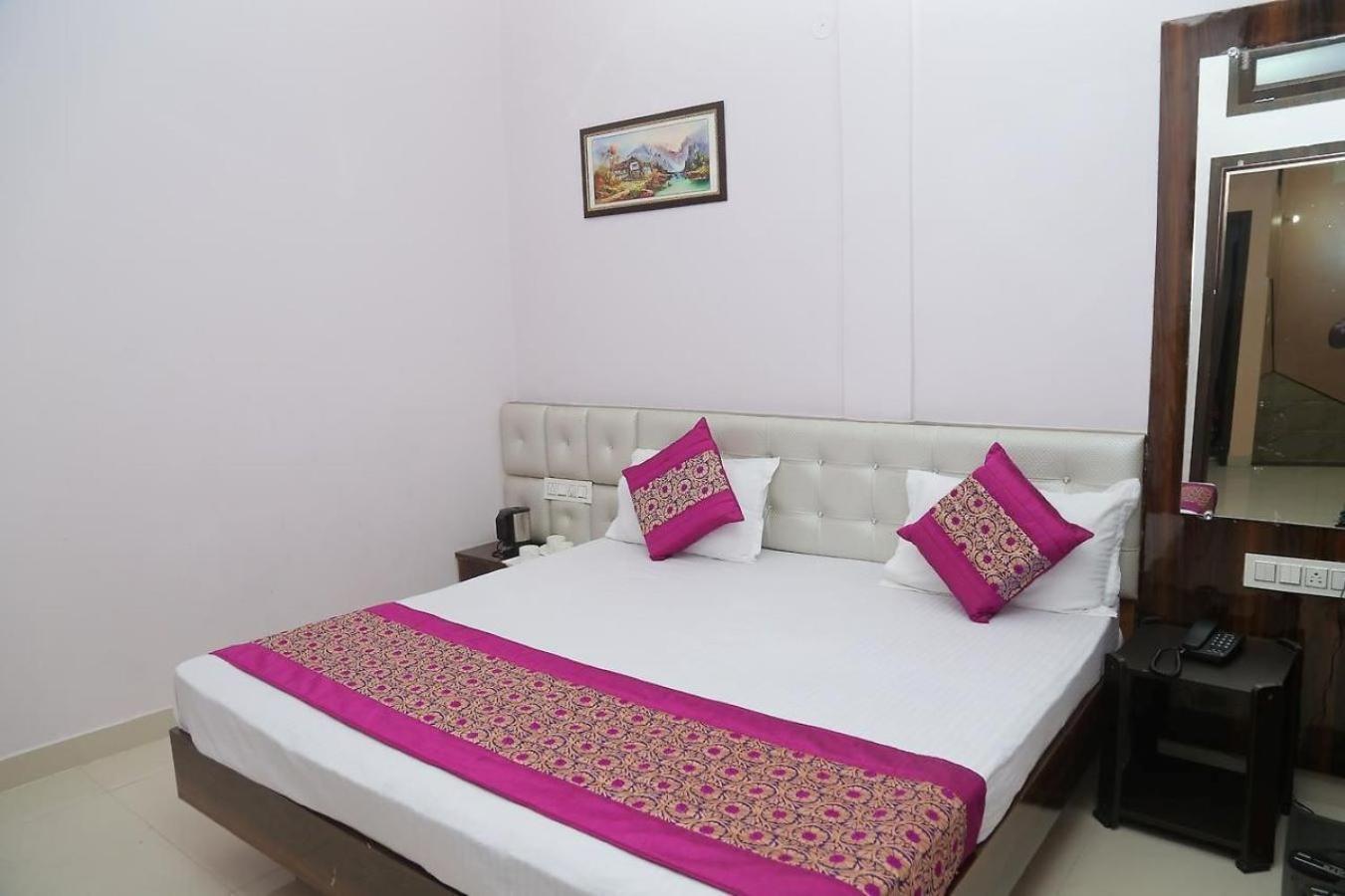 Hotel Golden Dreams Amritsar Exterior photo