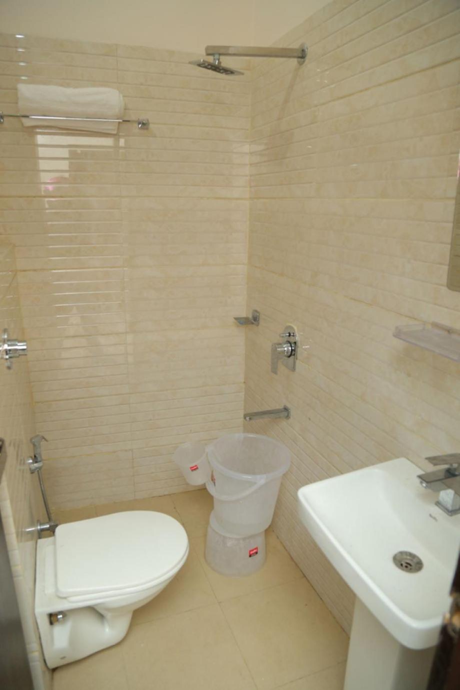 Hotel Golden Dreams Amritsar Exterior photo