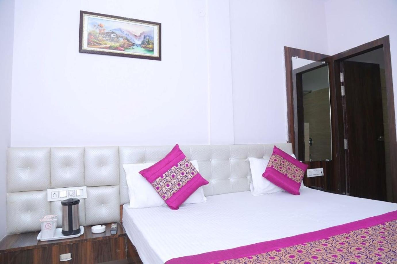 Hotel Golden Dreams Amritsar Exterior photo