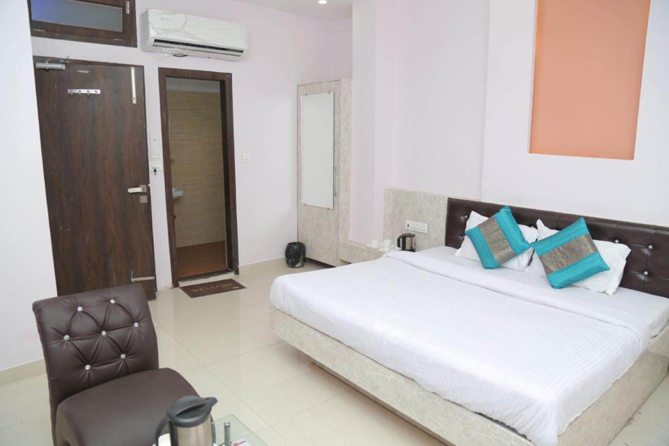 Hotel Golden Dreams Amritsar Exterior photo